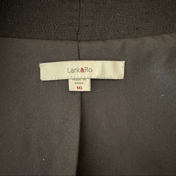 Lark & Ro black blazer - Picture 6 of 11